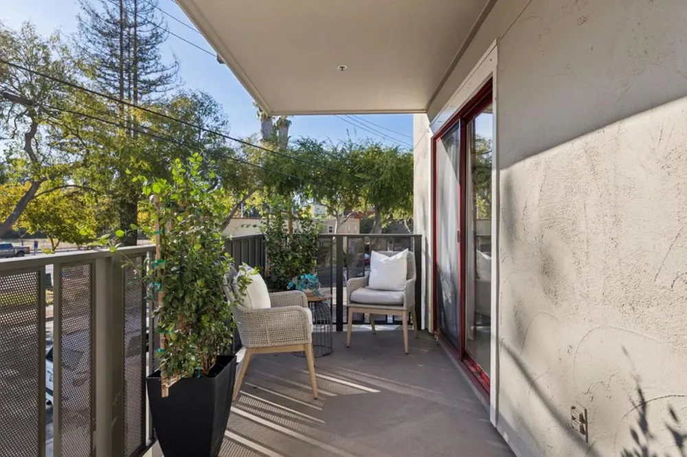 4157 El Camino Way #E Palo Alto, CA 94306