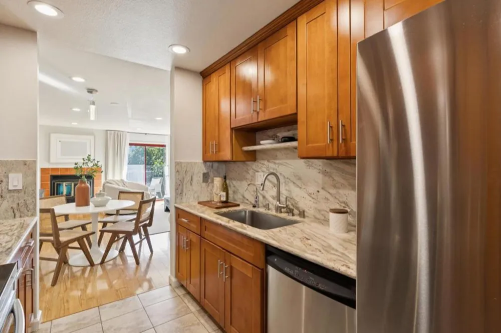 4157 El Camino Way #E Palo Alto, CA 94306