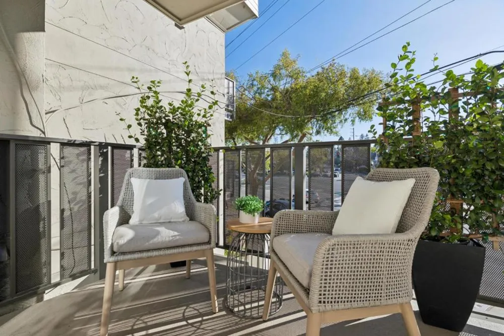4157 El Camino Way #E Palo Alto, CA 94306