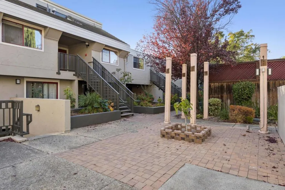 4157 El Camino Way #E Palo Alto, CA 94306