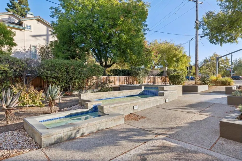 4157 El Camino Way #E Palo Alto, CA 94306