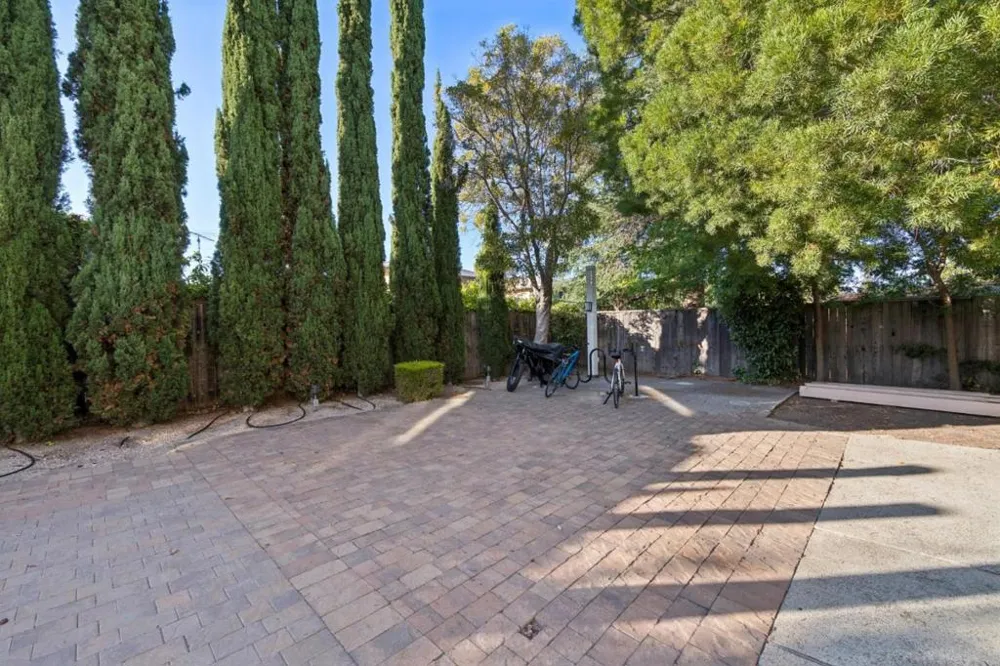 4157 El Camino Way #E Palo Alto, CA 94306