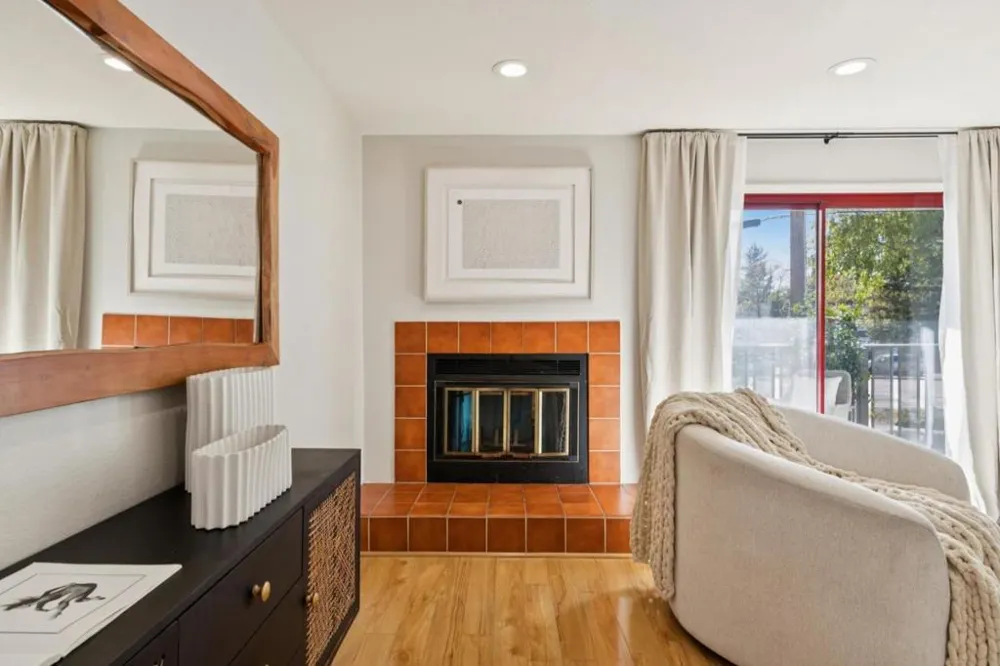 4157 El Camino Way #E Palo Alto, CA 94306