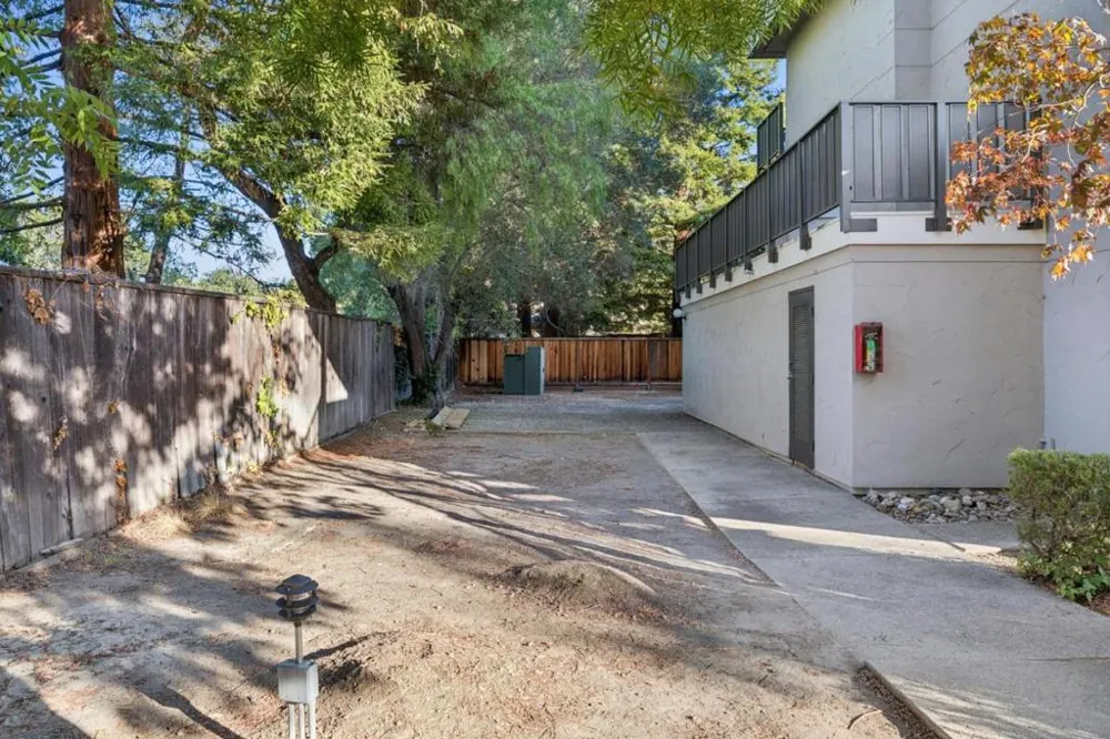 4157 El Camino Way #E Palo Alto, CA 94306