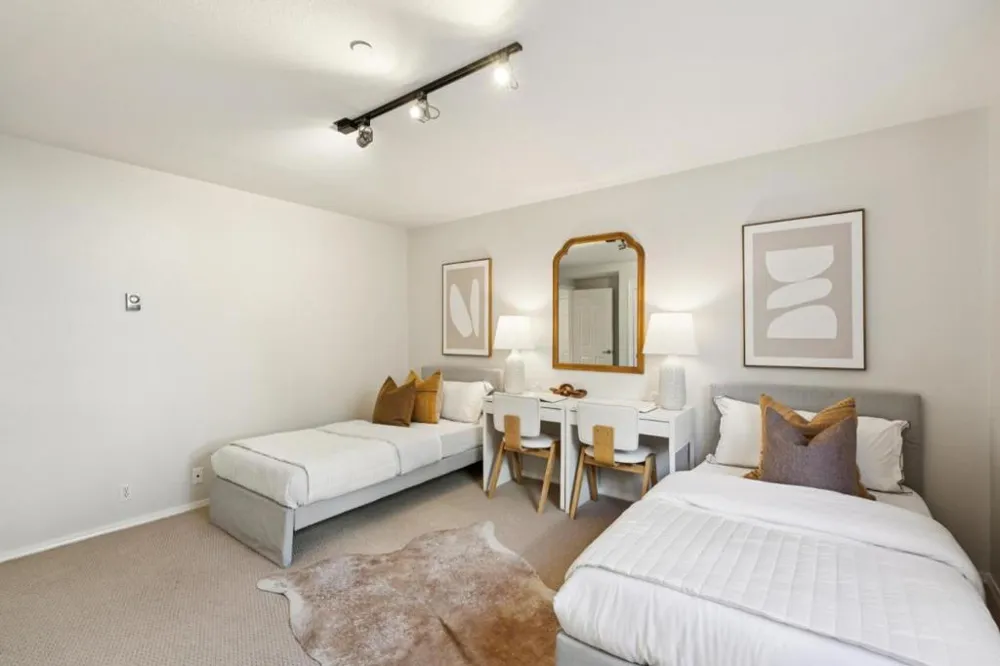 4157 El Camino Way #E Palo Alto, CA 94306