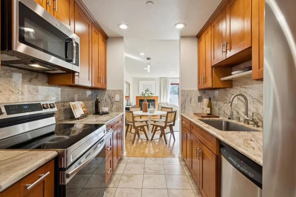 4157 El Camino Way #E Palo Alto, CA 94306
