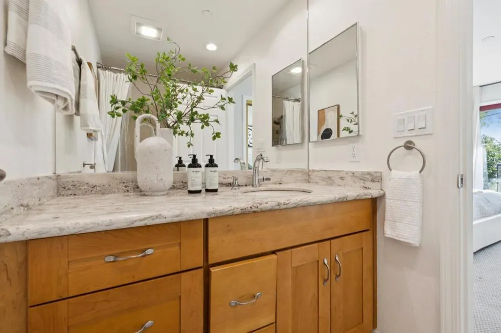 4157 El Camino Way #E Palo Alto, CA 94306