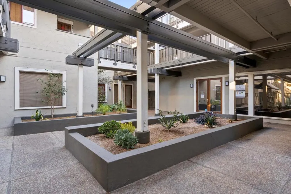 4157 El Camino Way #E Palo Alto, CA 94306