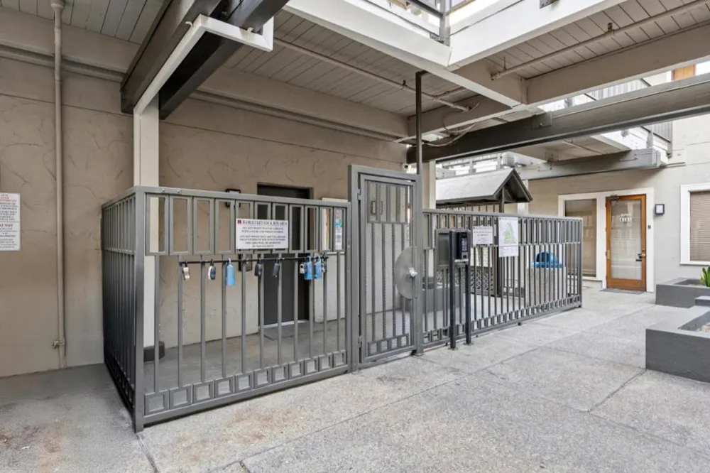 4157 El Camino Way #E Palo Alto, CA 94306