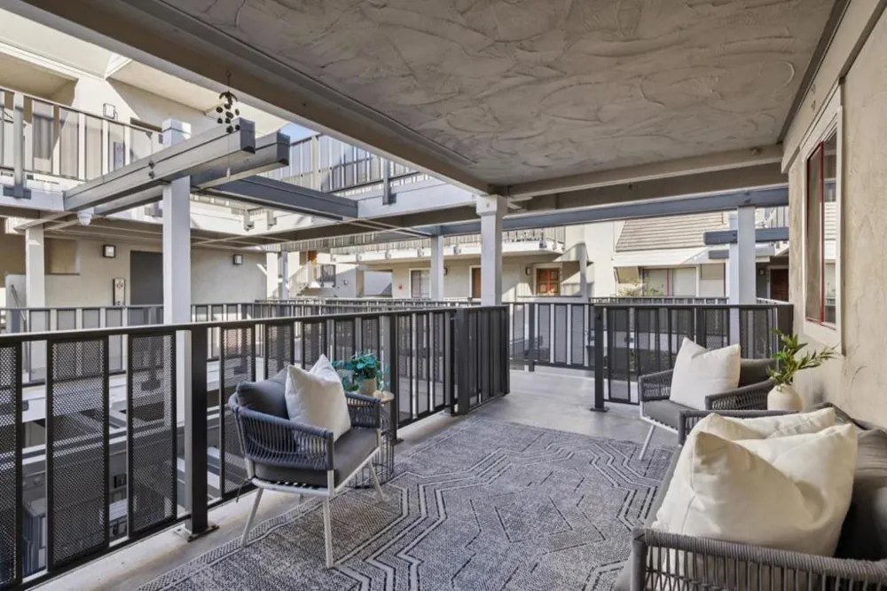 4157 El Camino Way #E Palo Alto, CA 94306