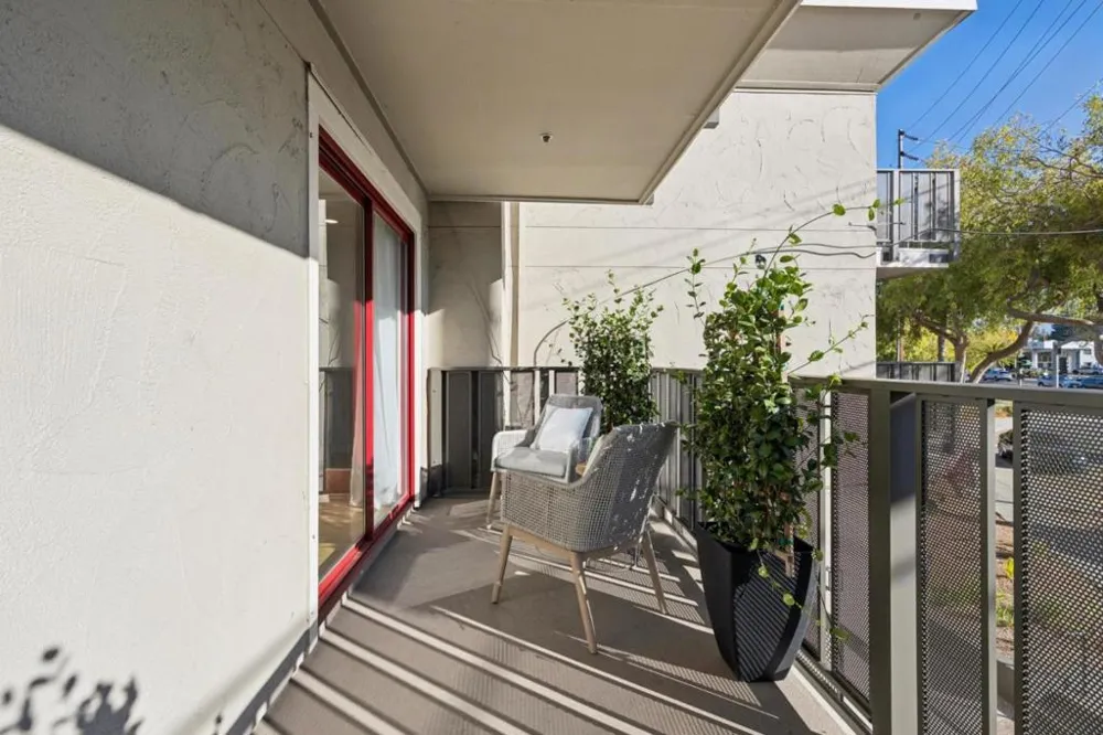 4157 El Camino Way #E Palo Alto, CA 94306