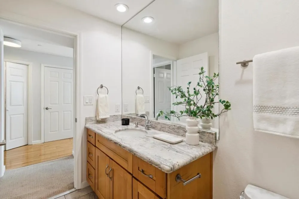 4157 El Camino Way #E Palo Alto, CA 94306