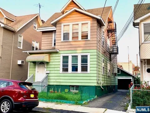 184 Highland Avenue 3