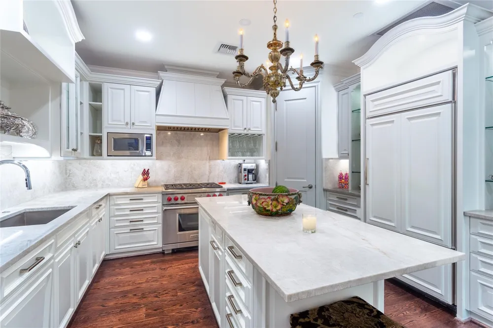 2525 PEARL STREET #1004 Dallas, TX 75201