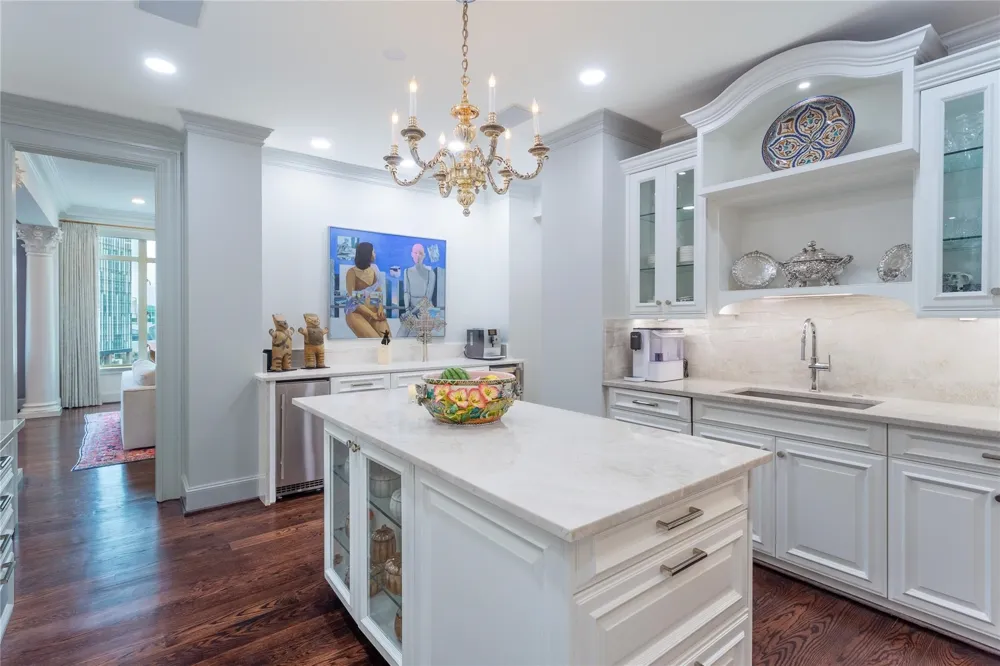 2525 PEARL STREET #1004 Dallas, TX 75201