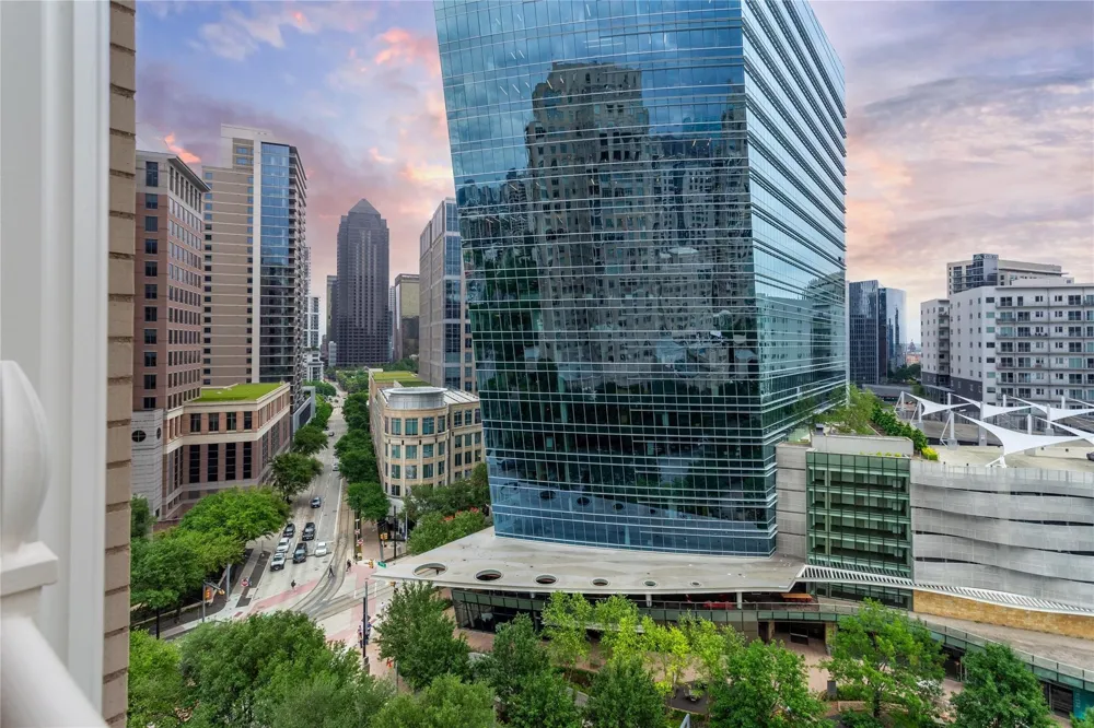 2525 PEARL STREET #1004 Dallas, TX 75201