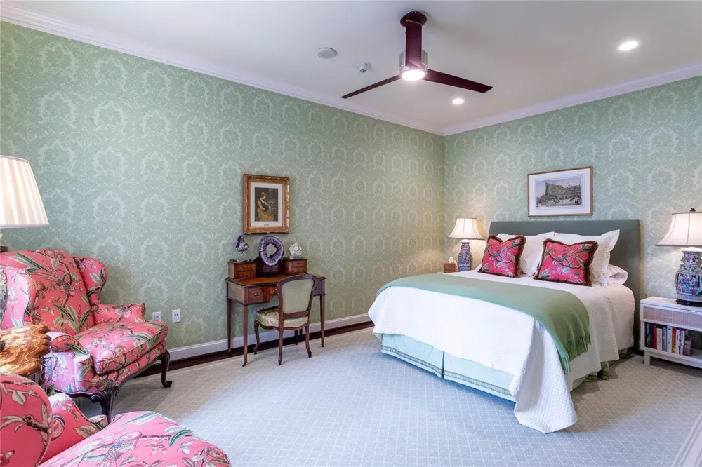 2525 PEARL STREET #1004 Dallas, TX 75201