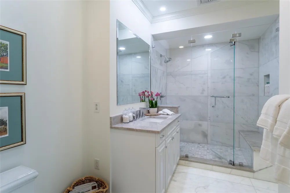 2525 PEARL STREET #1004 Dallas, TX 75201