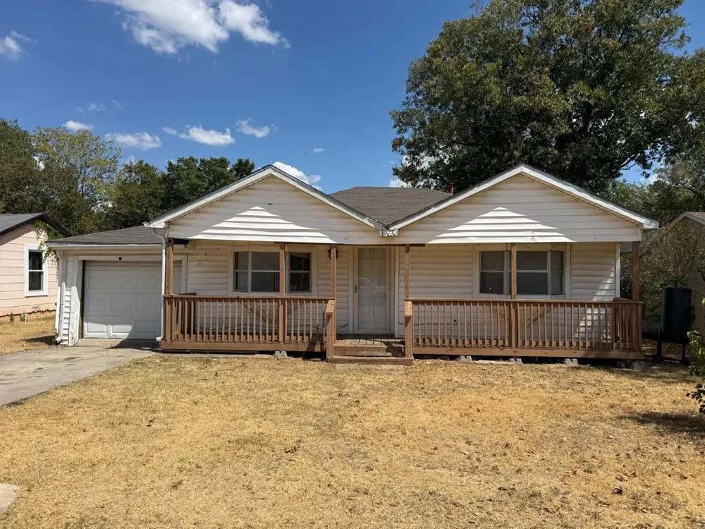 120 Las Vegas Trail White Settlement, TX 76108