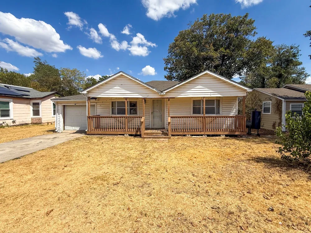 120 Las Vegas Trail White Settlement, TX 76108