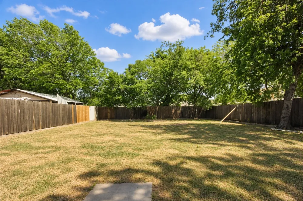 120 Las Vegas Trail White Settlement, TX 76108