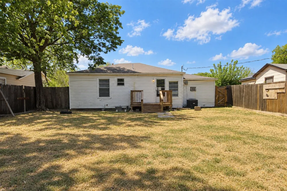 120 Las Vegas Trail White Settlement, TX 76108