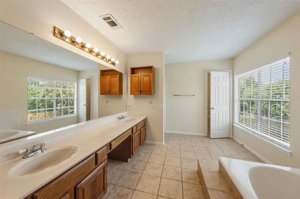 11302 Sky Ridge Drive Cypress, TX 77429