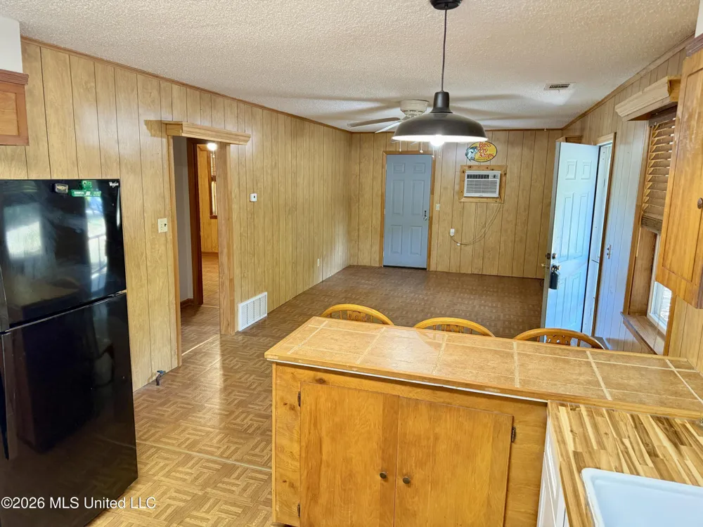 8 County Road 531 Como, MS 38619