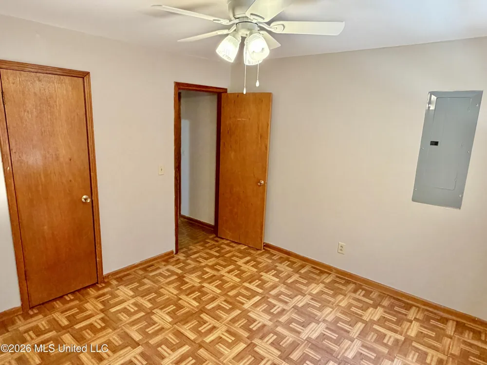 8 County Road 531 Como, MS 38619