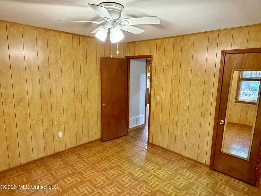 8 County Road 531 Como, MS 38619
