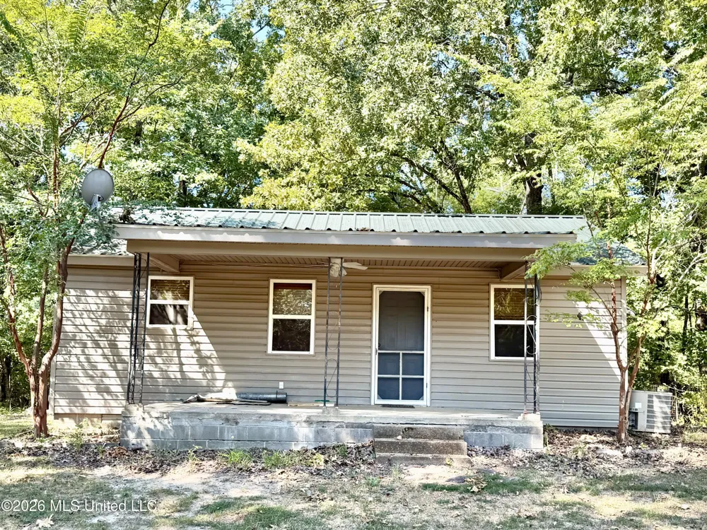 8 County Road 531 Como, MS 38619