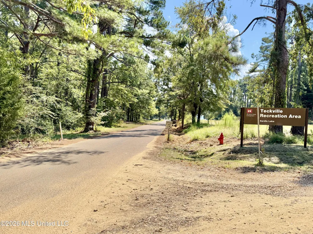 8 County Road 531 Como, MS 38619