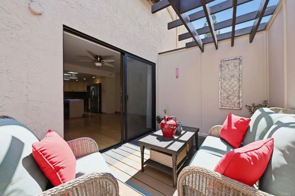 8437 Via Mallorca La Jolla, CA 92037