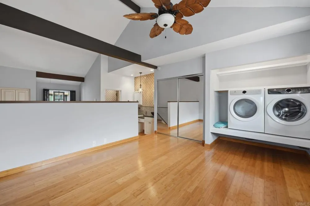 8437 Via Mallorca La Jolla, CA 92037