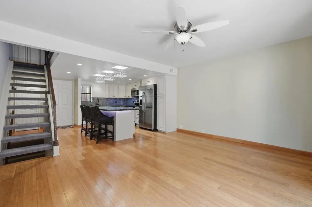 8437 Via Mallorca La Jolla, CA 92037