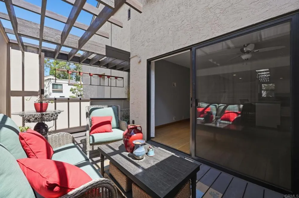 8437 Via Mallorca La Jolla, CA 92037