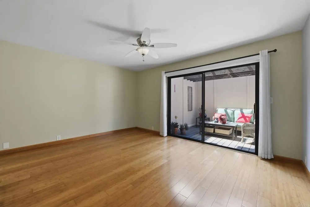 8437 Via Mallorca La Jolla, CA 92037