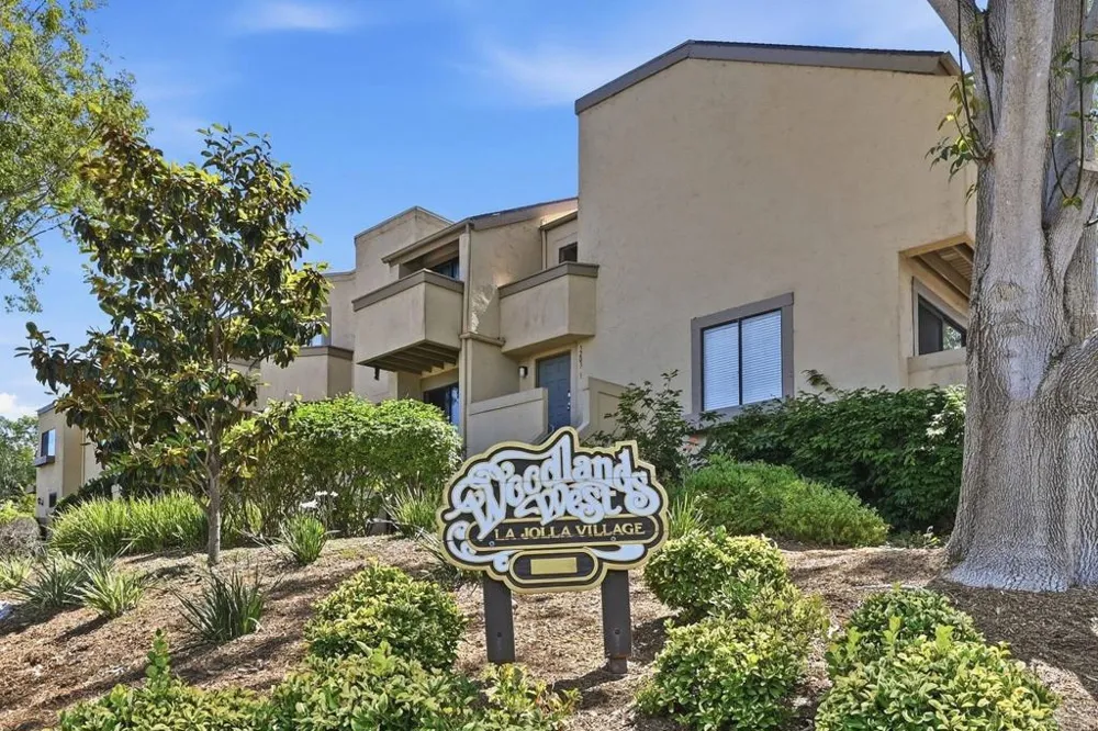 8437 Via Mallorca La Jolla, CA 92037