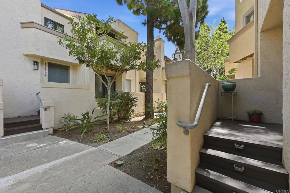 8437 Via Mallorca La Jolla, CA 92037