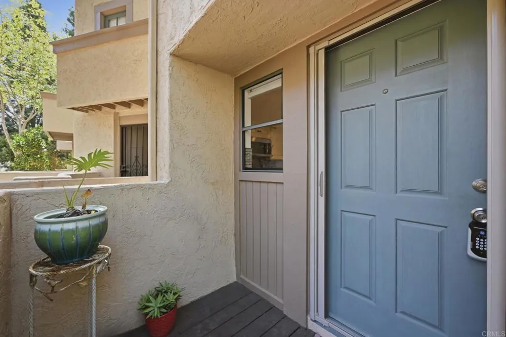 8437 Via Mallorca La Jolla, CA 92037