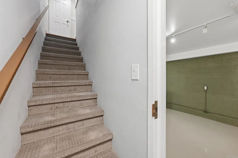 8437 Via Mallorca La Jolla, CA 92037