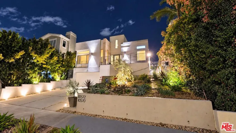10572 Putney Road Los Angeles, CA 90064