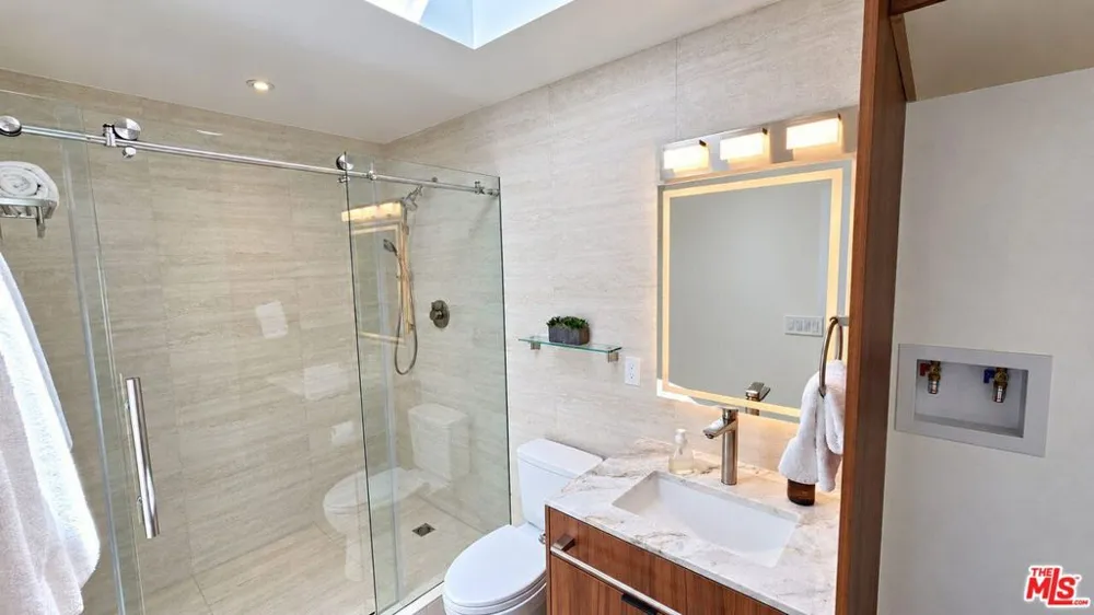 10572 Putney Road Los Angeles, CA 90064