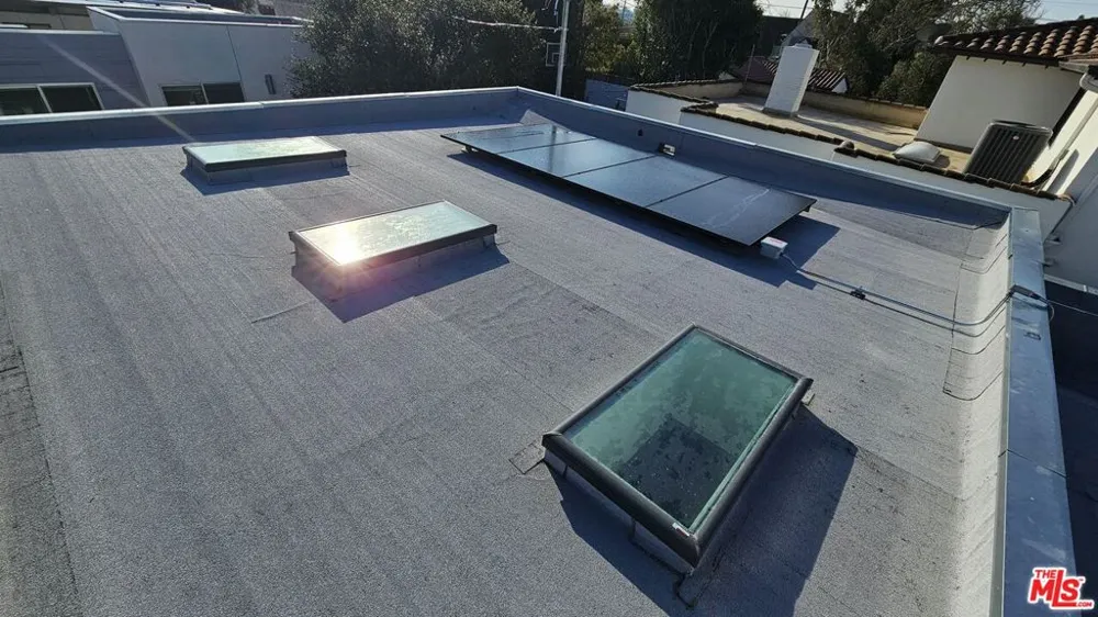 10572 Putney Road Los Angeles, CA 90064