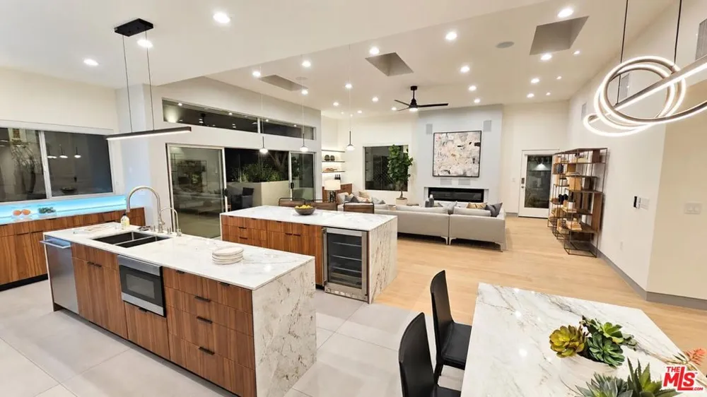 10572 Putney Road Los Angeles, CA 90064