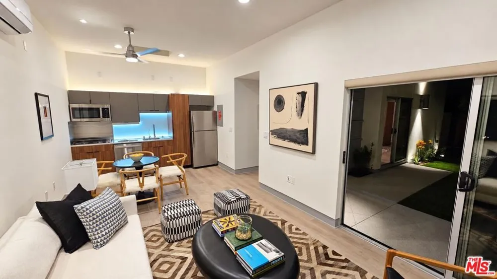 10572 Putney Road Los Angeles, CA 90064