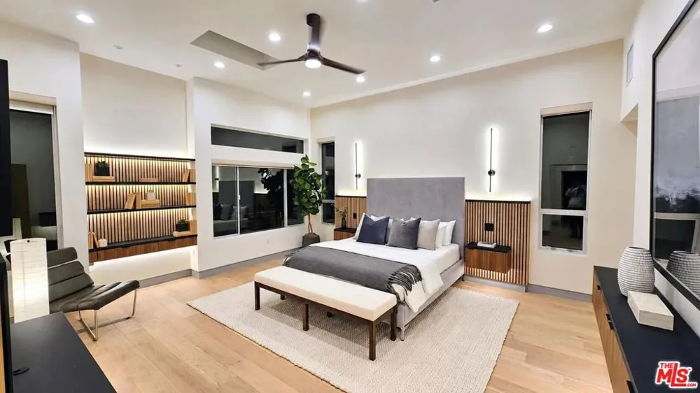 10572 Putney Road Los Angeles, CA 90064