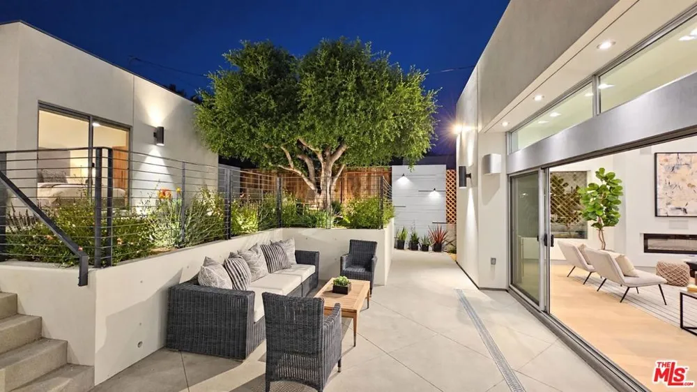 10572 Putney Road Los Angeles, CA 90064