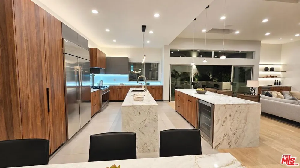 10572 Putney Road Los Angeles, CA 90064