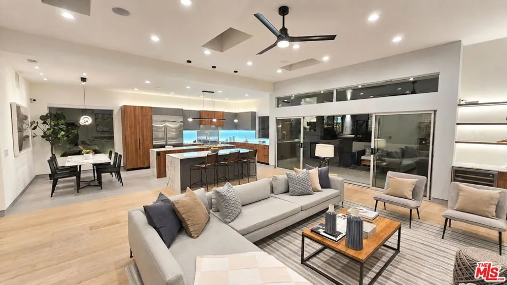 10572 Putney Road Los Angeles, CA 90064